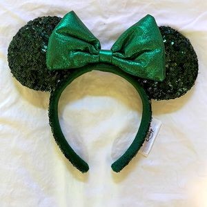 Green sequined Minnie ears